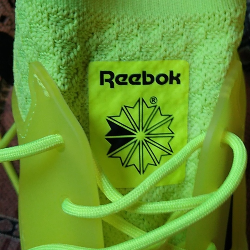 Reebok Zoku Runner Ultra Knit Is, BS56313 Solar Yellow Black White Men's Sz 9.5 - Picture 10 of 11